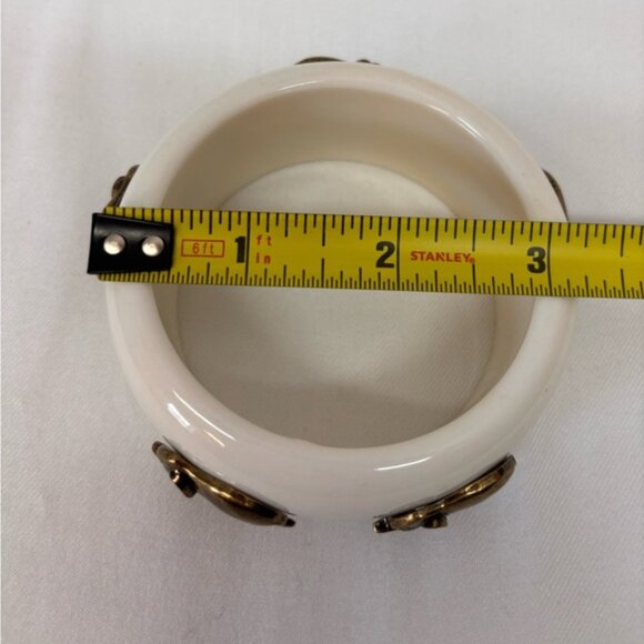 Porcelaine Cuff Bracelet with 5 Brass Elephant Details - Picture 9 of 9